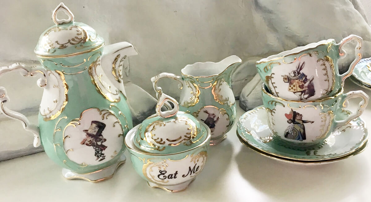 disney store alice in wonderland tea set