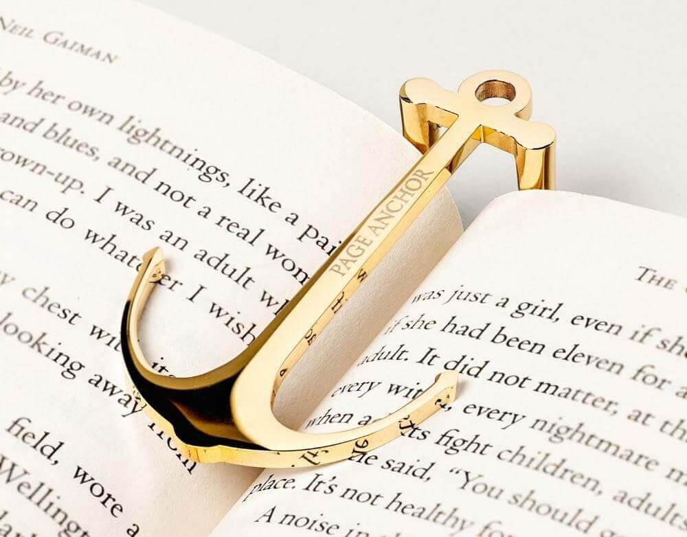 Gold Anchor-shaped Bookmark von Page Anchor