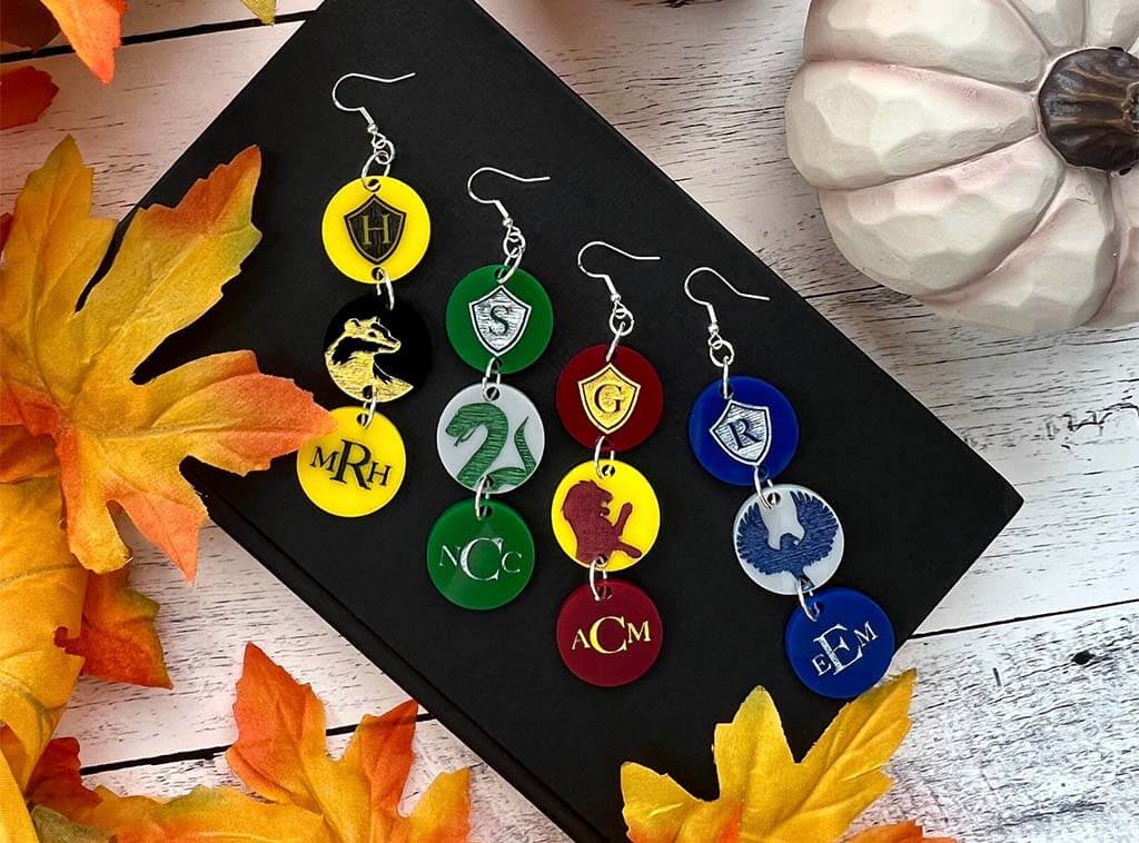 Dangle earrings with round disks in Harry Potter house colors by CaineCrafts